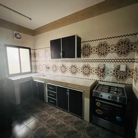 Golden Seasons Furnished Apartment 7 Salalah Exterior photo