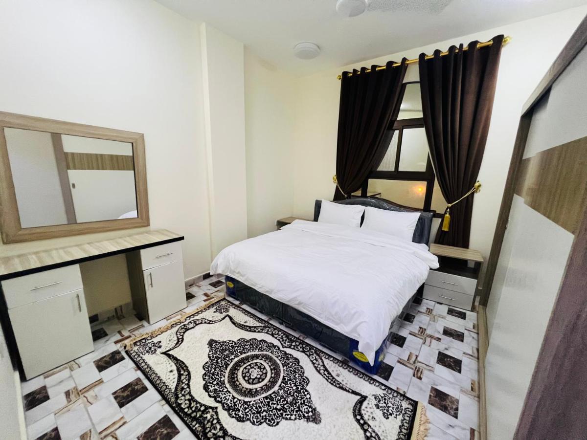 شقة Golden Seasons Furnished 7 *